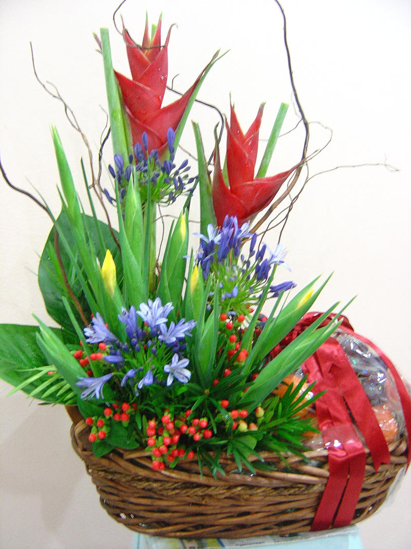 Fruit and Flower Basket by beeyeeflo
