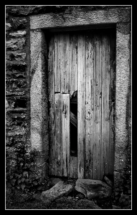 Peter__s_door_by_MessiahKhan.jpg